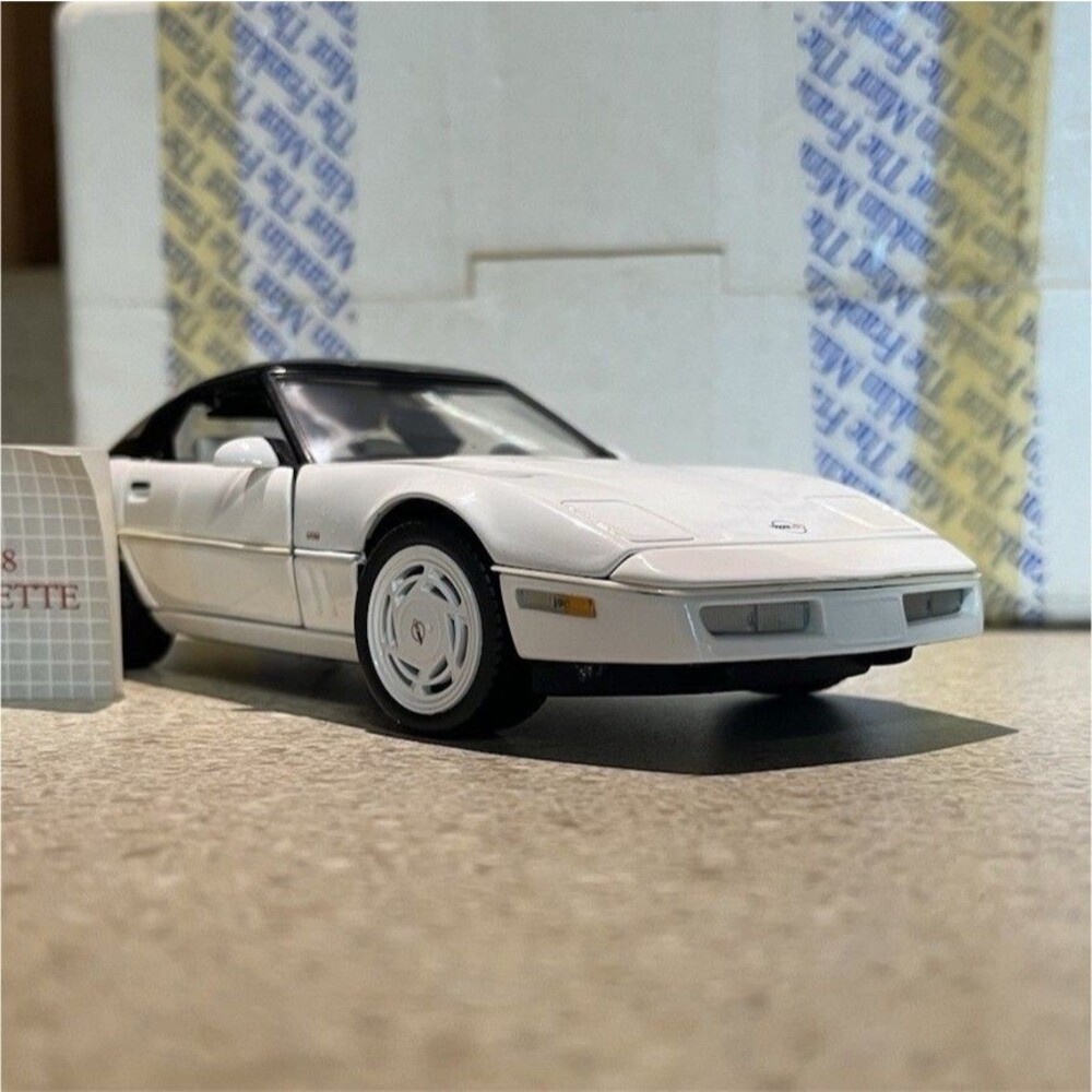 Franklin Mint 1:24 Scale 1988 Chevrolet Corvette diecast model car